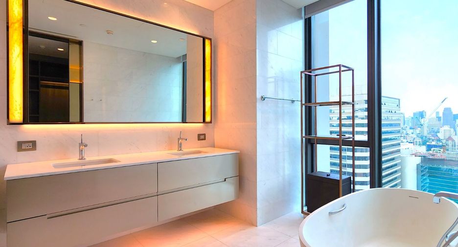 Wohnung zur Miete und zum Kauf mit 5 Zimmer in Pathum Wan, Bangkok