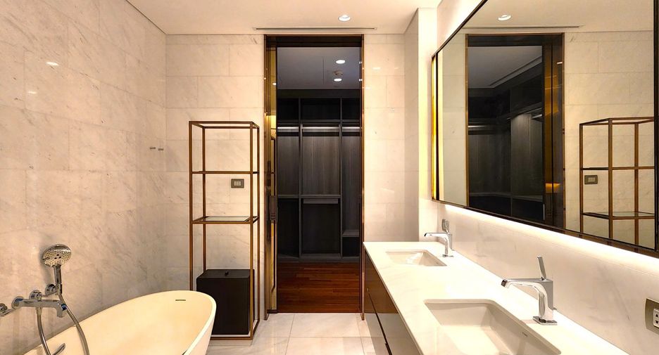 Wohnung zur Miete und zum Kauf mit 5 Zimmer in Pathum Wan, Bangkok