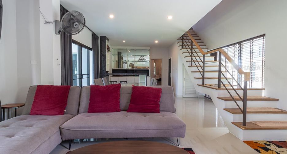 For rent 3 bedrooms house in San Kamphaeng, Chiang Mai
