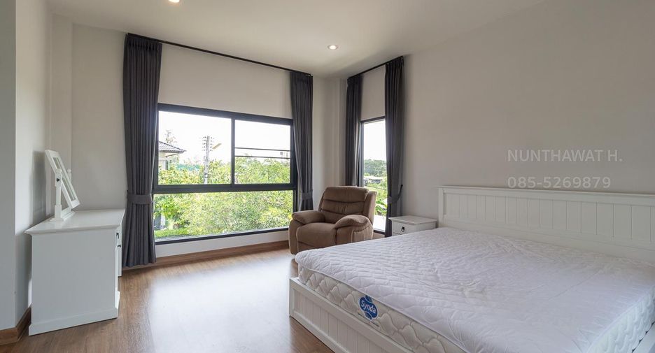 For rent 3 bedrooms house in San Kamphaeng, Chiang Mai