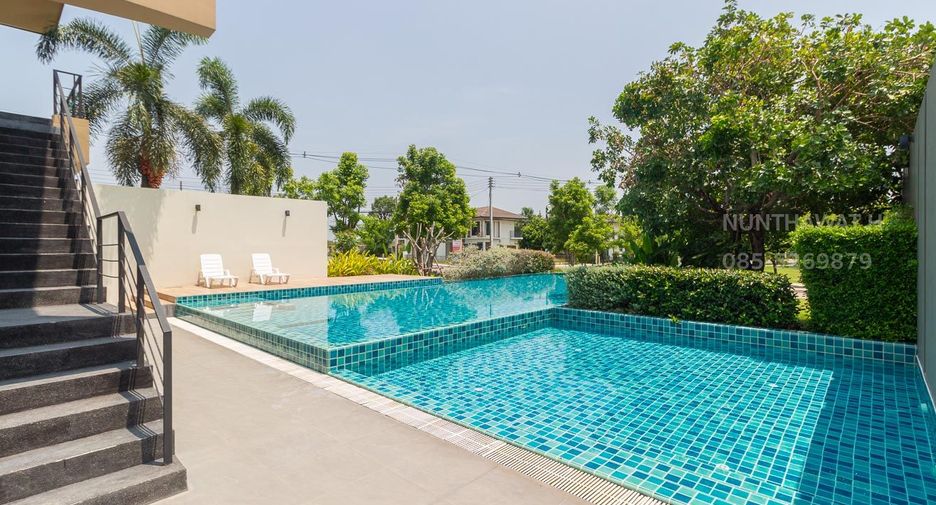 For rent 3 bedrooms house in San Kamphaeng, Chiang Mai
