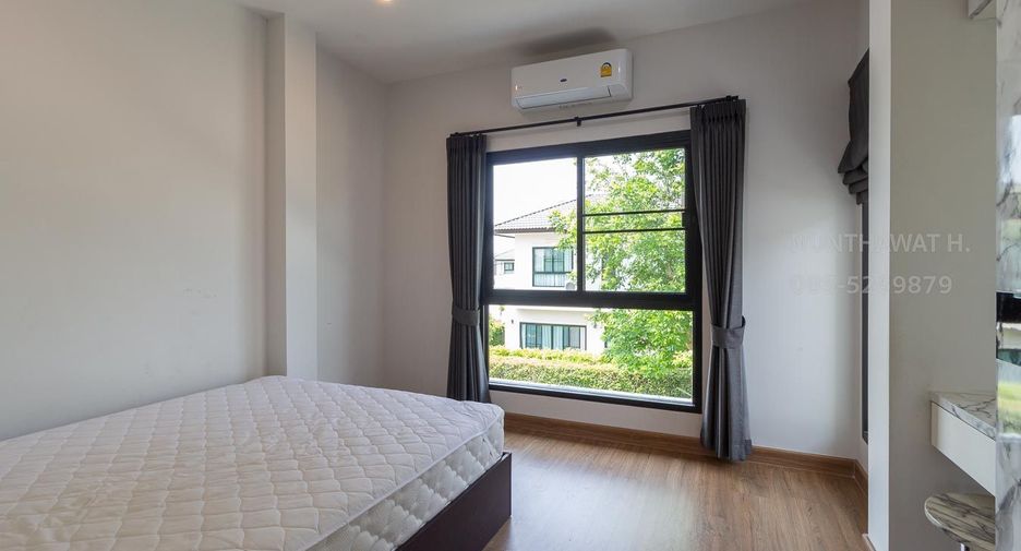 For rent 3 bedrooms house in San Kamphaeng, Chiang Mai