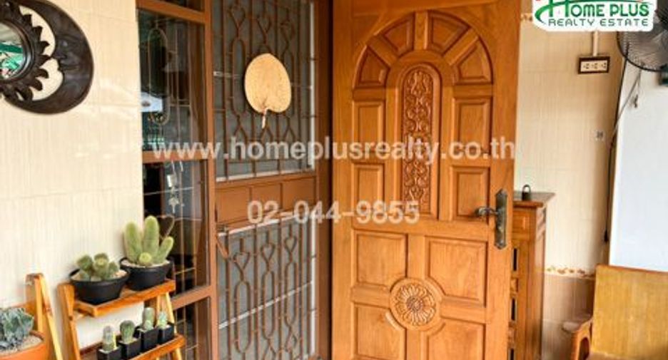 Reihenhaus zum Kauf mit 3 Zimmer in Khlong Sam Wa, Bangkok