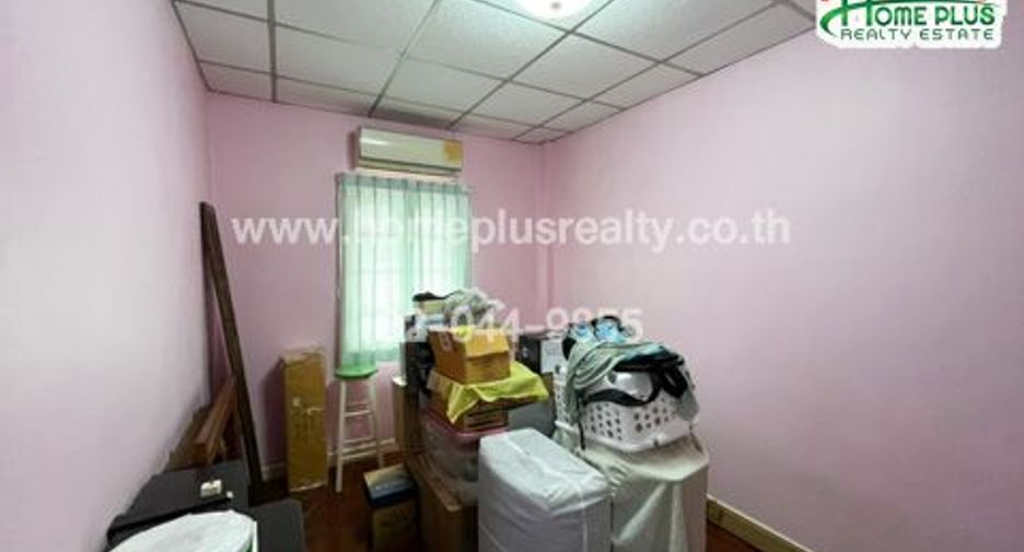 Reihenhaus zum Kauf mit 3 Zimmer in Khlong Sam Wa, Bangkok