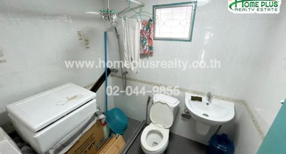 Reihenhaus zum Kauf mit 3 Zimmer in Khlong Sam Wa, Bangkok