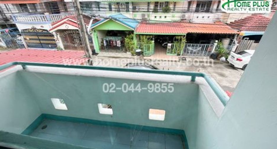 Reihenhaus zum Kauf mit 3 Zimmer in Khlong Sam Wa, Bangkok