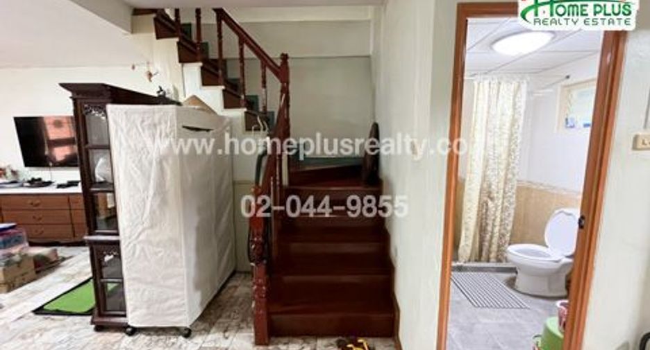 Reihenhaus zum Kauf mit 3 Zimmer in Khlong Sam Wa, Bangkok