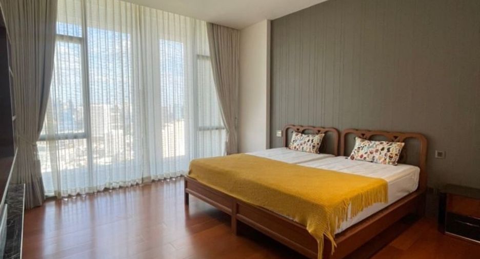 For rent 4 bed condo in Sathon, Bangkok