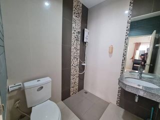 Casa adosada en venta de 2 habitaciones en Mueang Rayong, Rayong