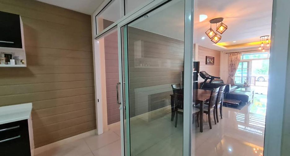 Reihenhaus zum Kauf mit 2 Zimmer in Mueang Rayong, Rayong