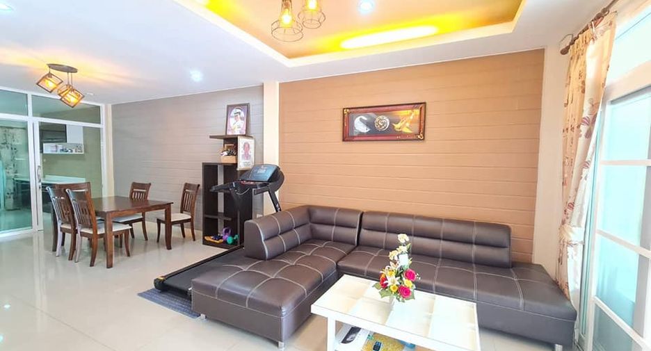 Reihenhaus zum Kauf mit 2 Zimmer in Mueang Rayong, Rayong