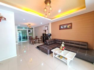 Casa adosada en venta de 2 habitaciones en Mueang Rayong, Rayong