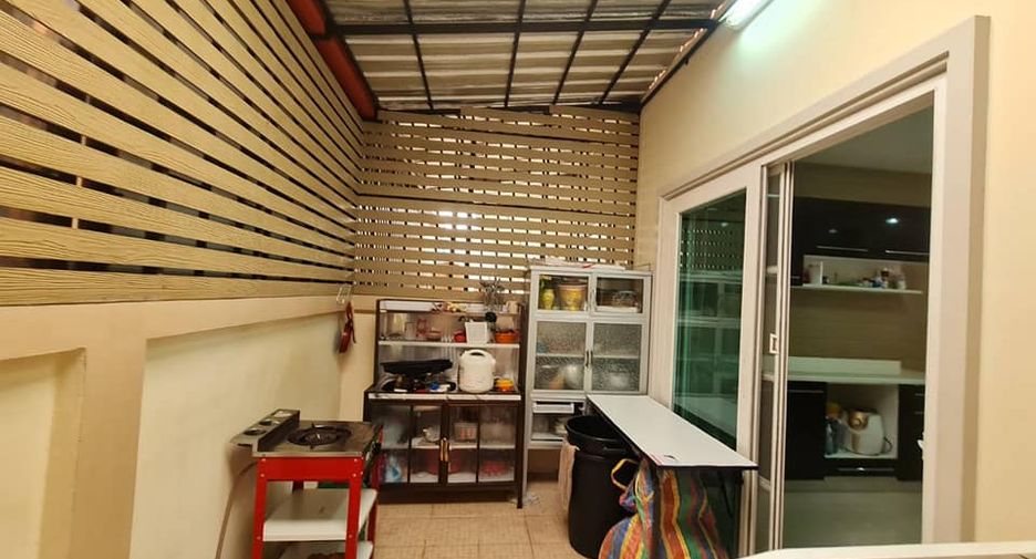 Reihenhaus zum Kauf mit 2 Zimmer in Mueang Rayong, Rayong