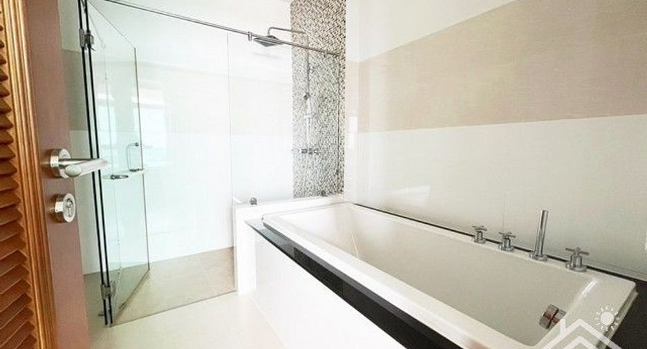 For sale 2 bedrooms condo in Mueang Chon Buri, Chonburi