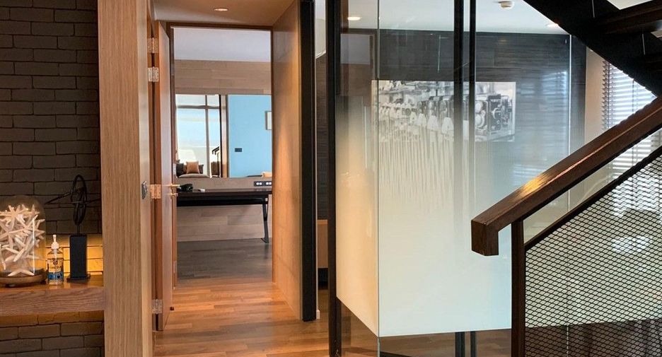For rent 3 bedrooms condo in Watthana, Bangkok