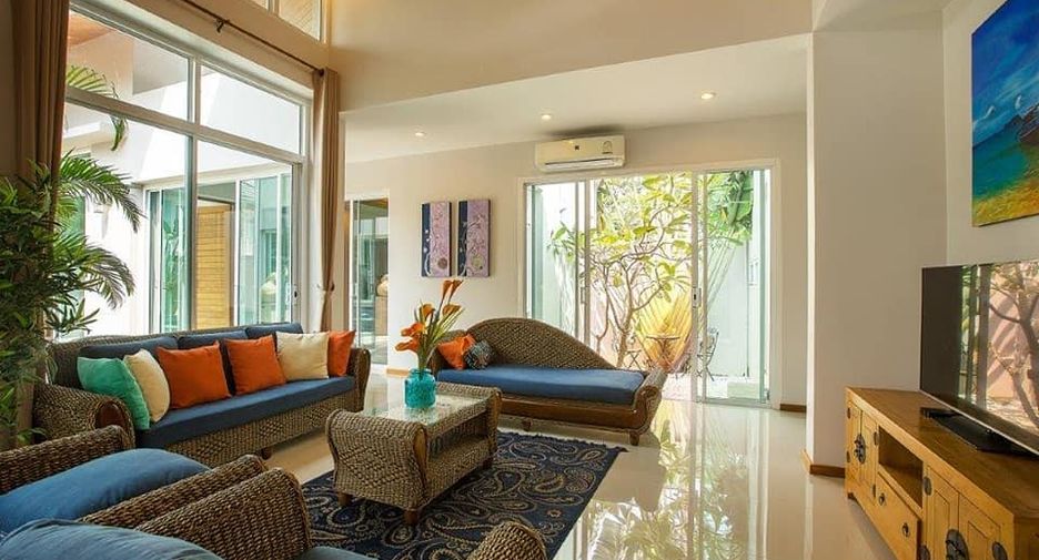For rent 3 bedrooms villa in Mueang Phuket, Phuket