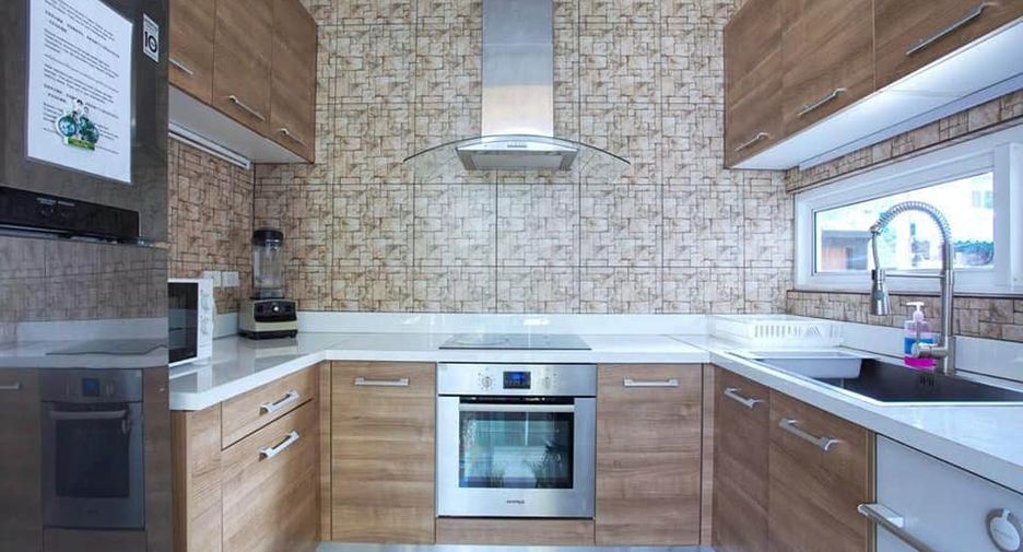 For rent 3 bedrooms villa in Mueang Phuket, Phuket