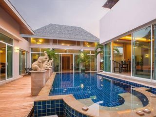 For rent 3 bedrooms villa in Mueang Phuket, Phuket