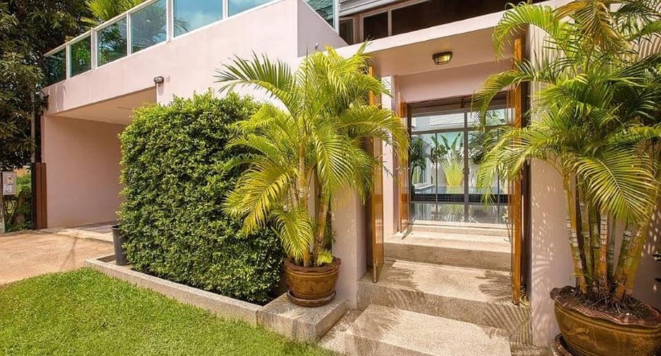 For rent 3 bedrooms villa in Mueang Phuket, Phuket