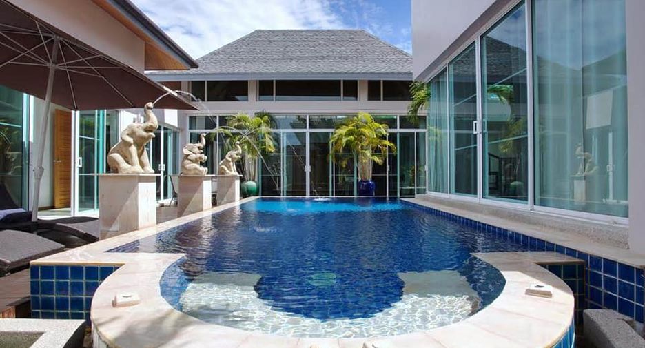 For rent 3 bedrooms villa in Mueang Phuket, Phuket