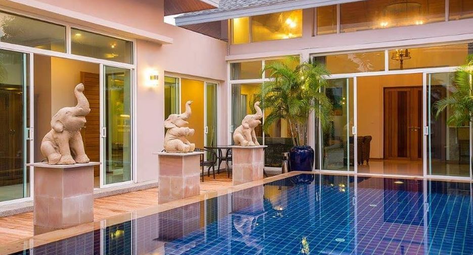 For rent 3 bedrooms villa in Mueang Phuket, Phuket