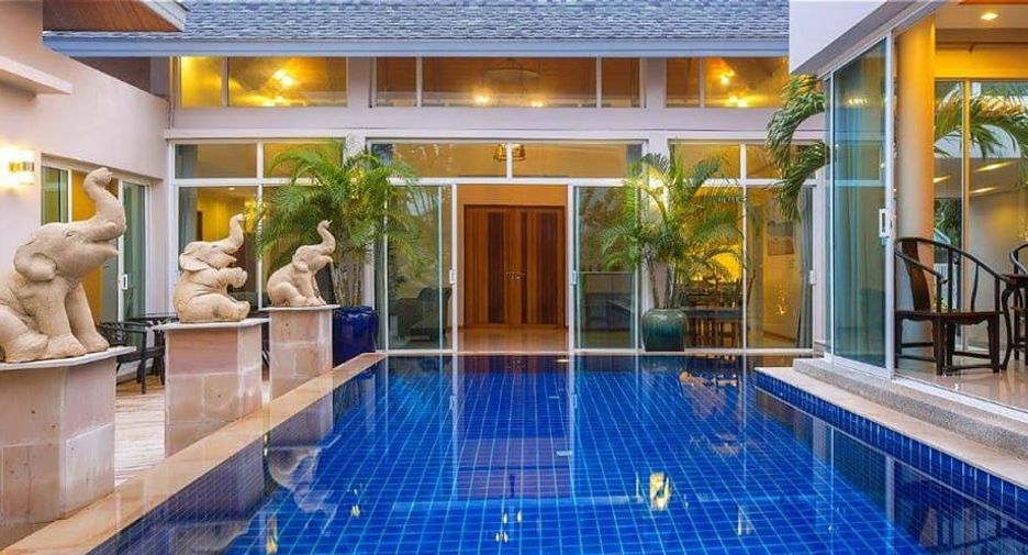 For rent 3 bedrooms villa in Mueang Phuket, Phuket