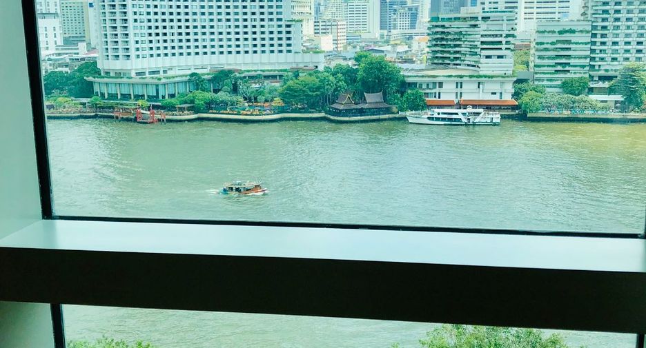 For rent 3 bedrooms condo in Sathon, Bangkok