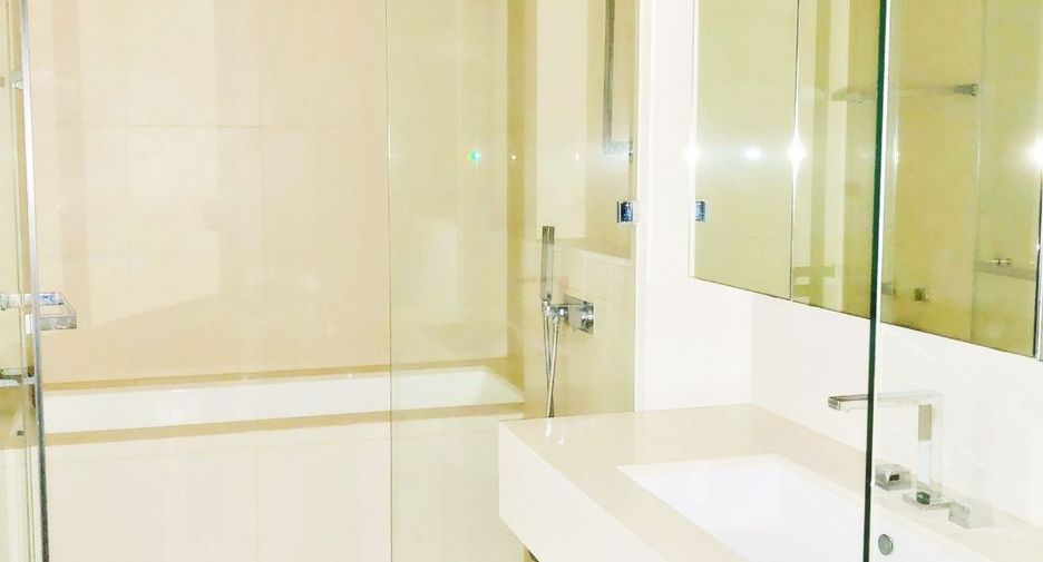 For rent 3 bedrooms condo in Sathon, Bangkok