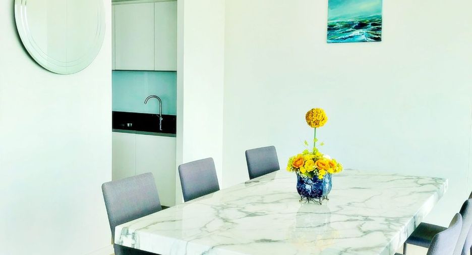 For rent 3 bedrooms condo in Sathon, Bangkok