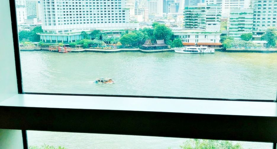 For rent 3 bedrooms condo in Sathon, Bangkok