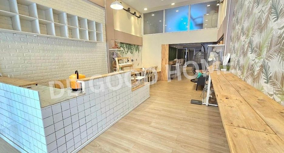 Local comercial en venta de 5 habitaciones en Sam Phran, Nakhon Pathom