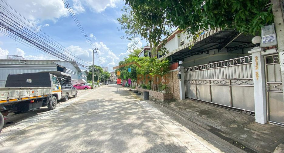 For sale 4 Beds house in Bang Kho Laem, Bangkok