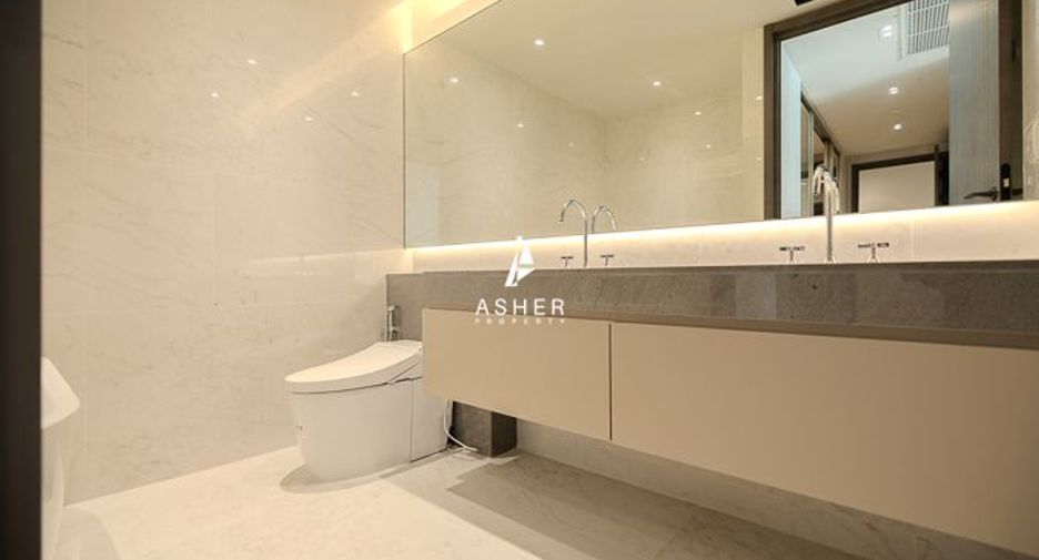 For rent and for sale 2 bedrooms condo in Pathum Wan, Bangkok