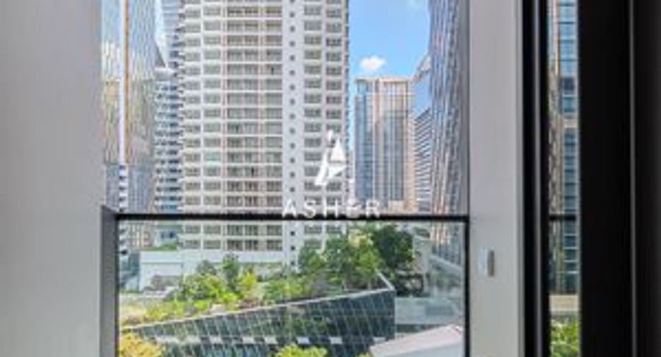For rent and for sale 2 bedrooms condo in Pathum Wan, Bangkok