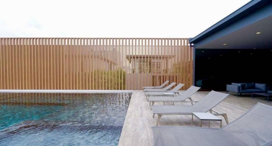 For sale 5 ベッドルーム house in Huai Khwang, Bangkok