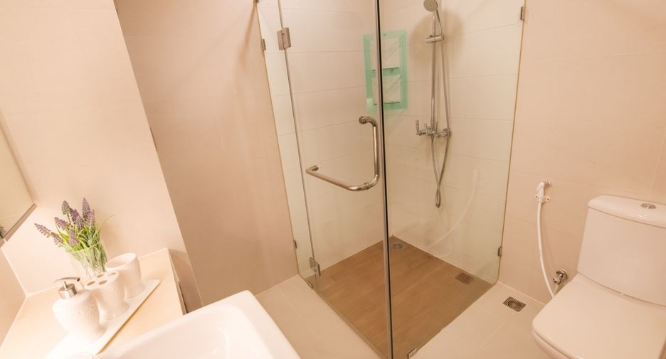 Condo en alquiler de 2 habitaciones en Khlong Toei, Bangkok