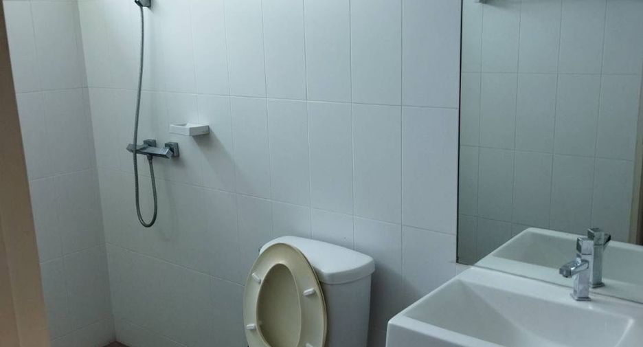 Casa en alquiler de 3 habitaciones en Prawet, Bangkok