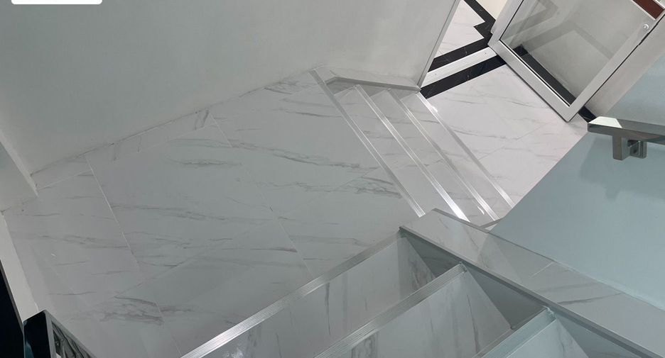 Büro zum Kauf in Wang Thonglang, Bangkok