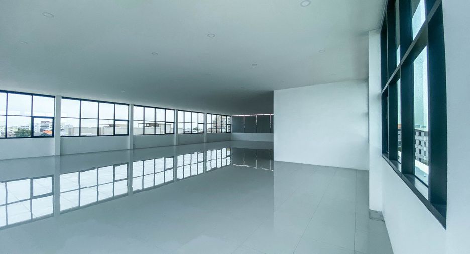 Büro zum Kauf in Wang Thonglang, Bangkok