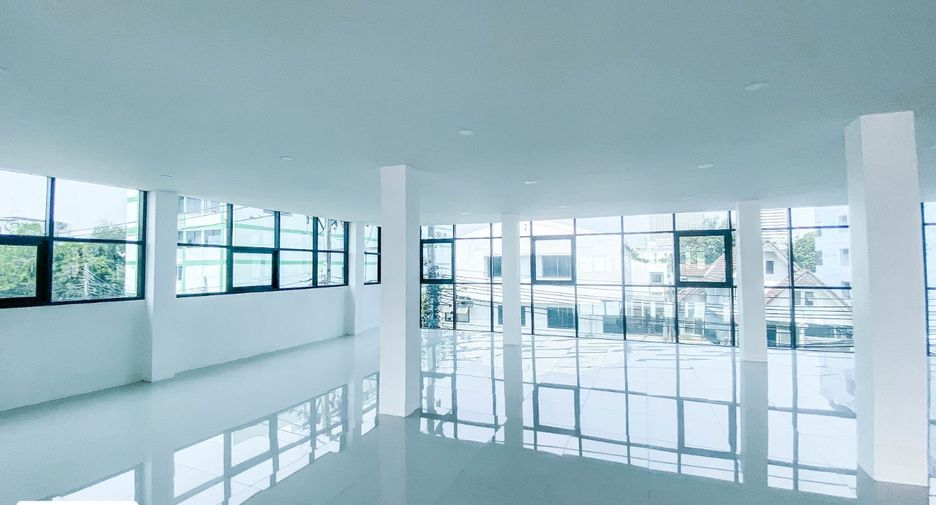 Büro zum Kauf in Wang Thonglang, Bangkok