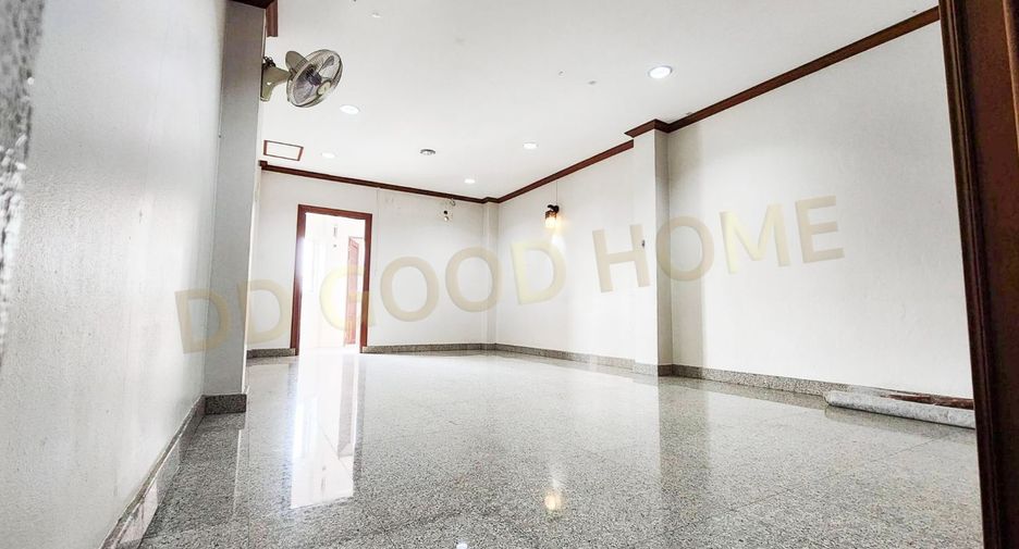 For sale 4 bedrooms retail Space in Bang Khun Thian, Bangkok