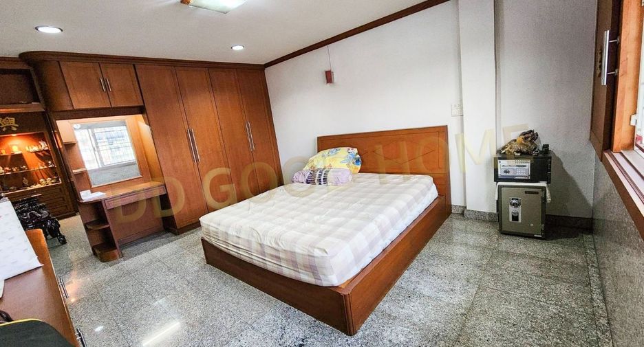 ขาย 4 เตียง พื้นที่ค้าปลีก ใน บางขุนเทียน, กรุงเทพฯ