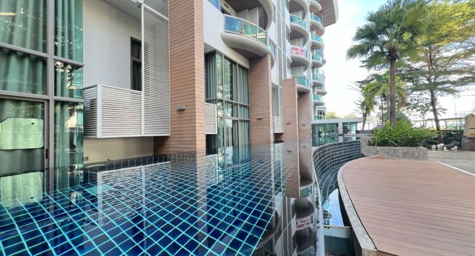 For sale 3 bedrooms condo in Si Racha, Chonburi