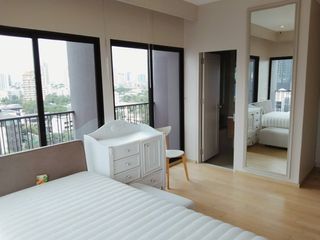 For rent 4 bedrooms condo in Khlong Toei, Bangkok