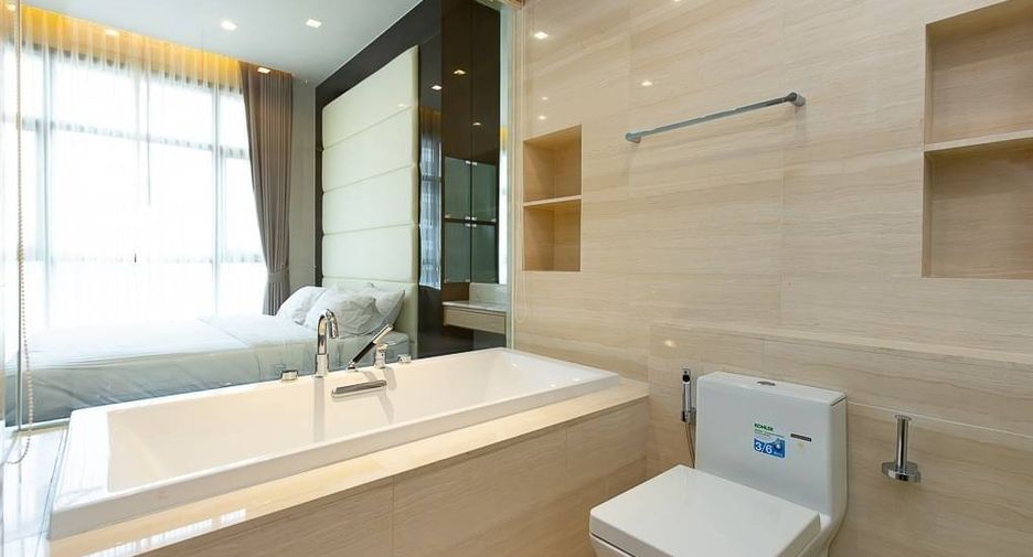 Condo en alquiler de 2 habitaciones en Khlong Toei, Bangkok