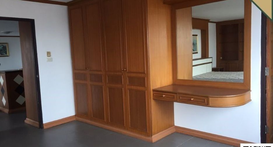 For rent and for sale 3 bedrooms condo in Chatuchak, Bangkok