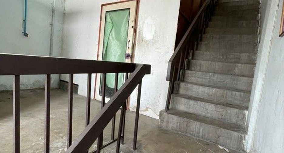 For sale 2 bedrooms retail Space in Lat Phrao, Bangkok