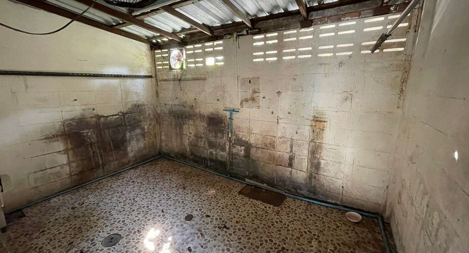 For sale 2 bedrooms retail Space in Lat Phrao, Bangkok