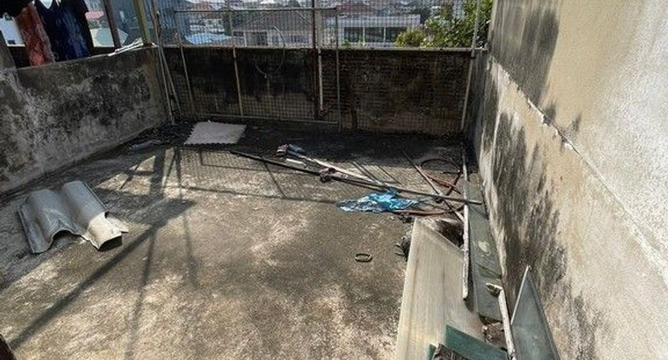 For sale 2 bedrooms retail Space in Lat Phrao, Bangkok