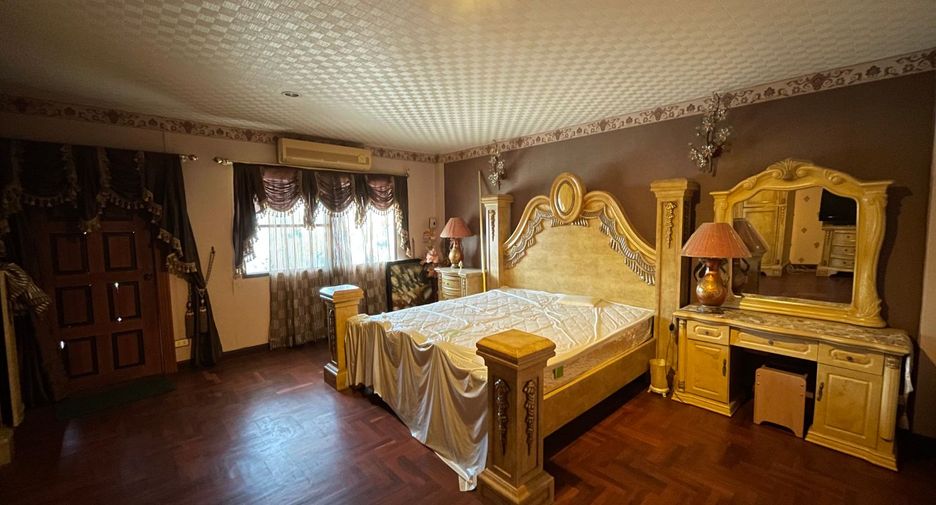 Casa adosada en venta de 3 habitaciones en Watthana, Bangkok